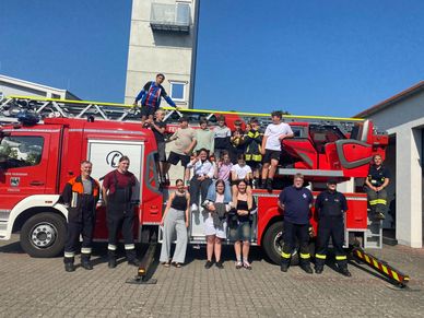 gruppenbild-feuerwehr